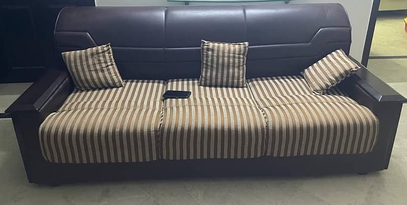 Comfort 6 Sitter Sofa 0