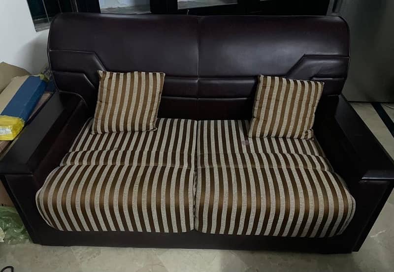 Comfort 6 Sitter Sofa 2