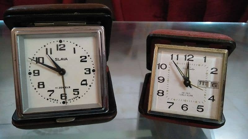 old antique portable clock made in usa and Japan 1