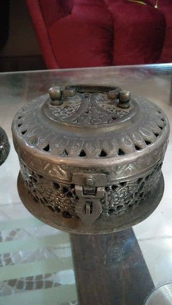 old antique copper made, mughlia era indian craft pandan and pots 0