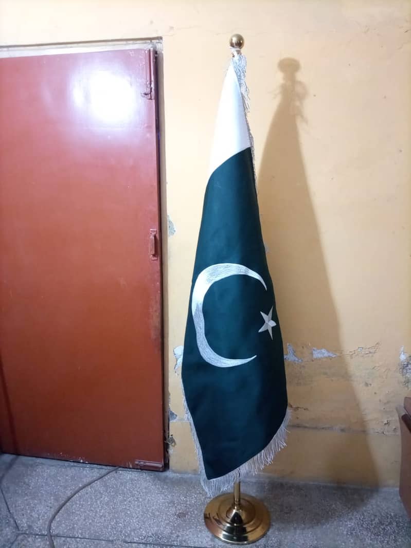Pakistan flag & pole for Executive officer , CEO Director MD 2