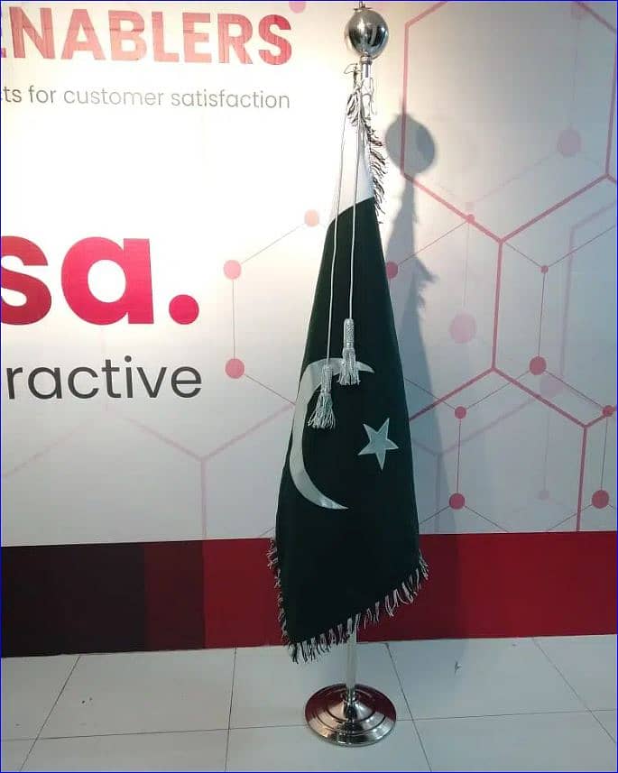 Pakistan flag & pole for Executive officer , CEO Director MD 0