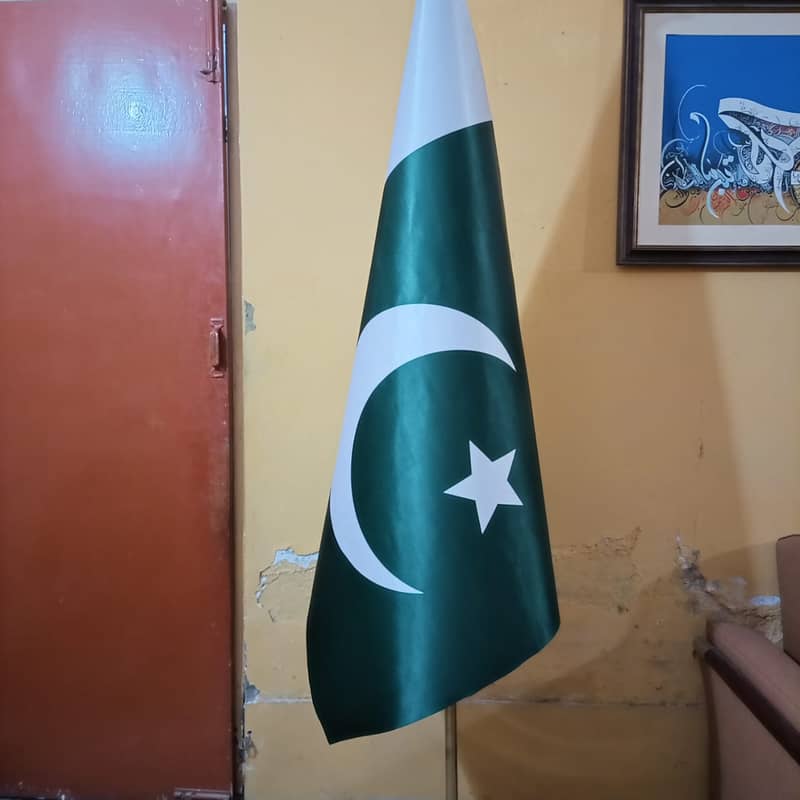 Pakistan flag & pole for Executive officer , CEO Director MD 1