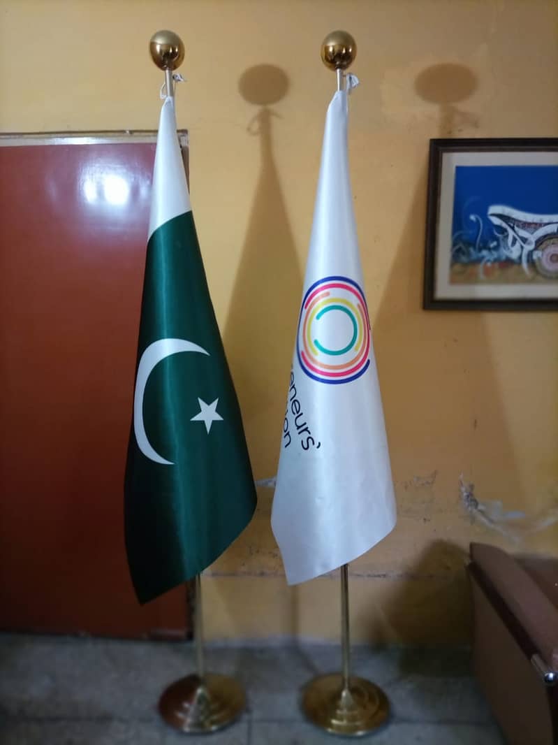 Pakistan flag & pole for Executive officer , CEO Director MD 5
