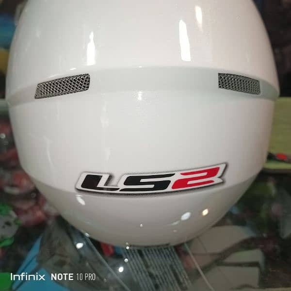 LS2 helmet XL 8