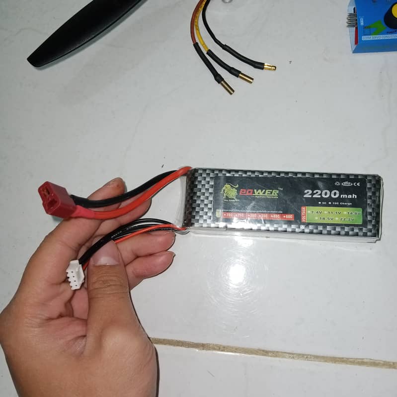 2450 KV BLDC WITH 2200 MAH LEPO BATTERY AND CHARGER 13