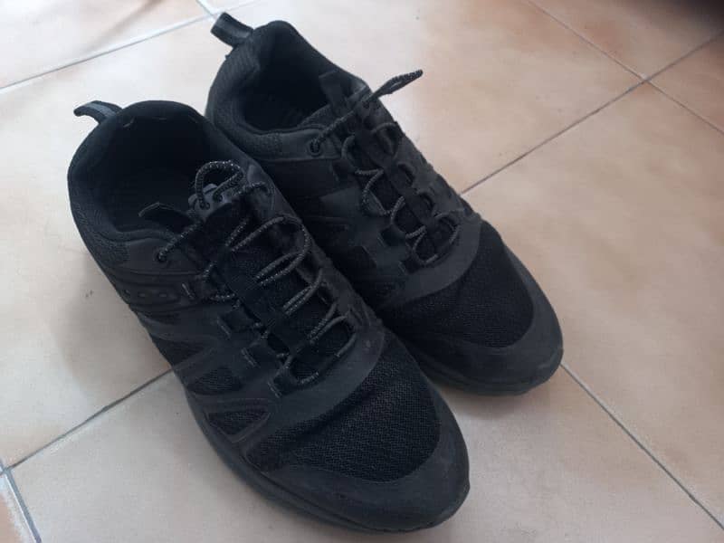 Jogging Shoes Size 10 (3 shoes in 2750) 0