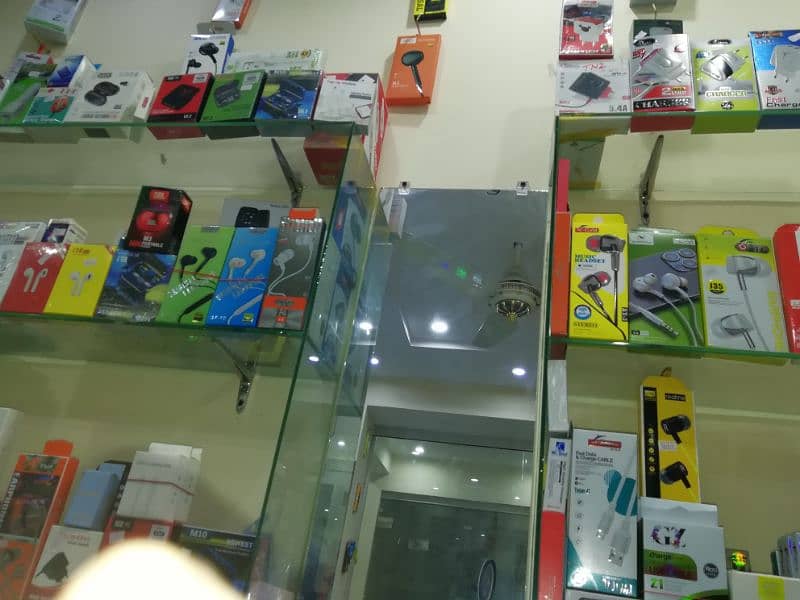 Mobiles Accesories shop 5