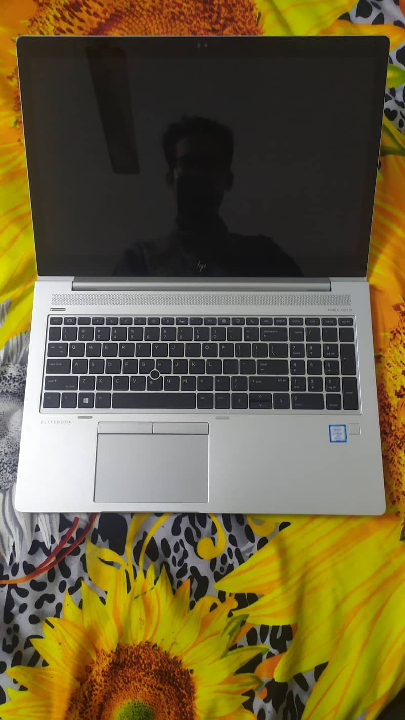 hp elitebook 850 G5 i7 8th Generation 15.6 " Touch Screen 8/256 10