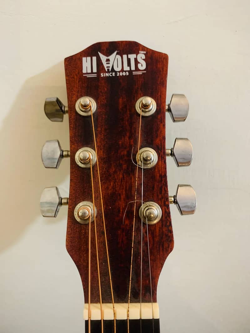 Hi Volts Branded Acoustic Guitar With all Accessories 4