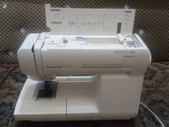 computeise sewing masheen in good condition
