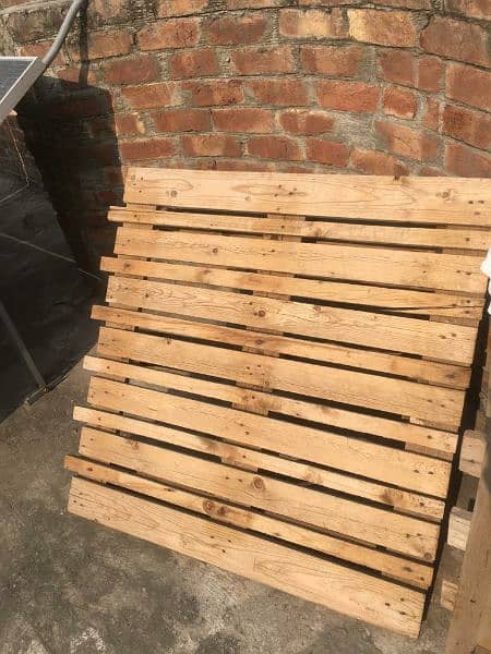 Wood pallets solid wood, special made for goats also use ase floor bed 5