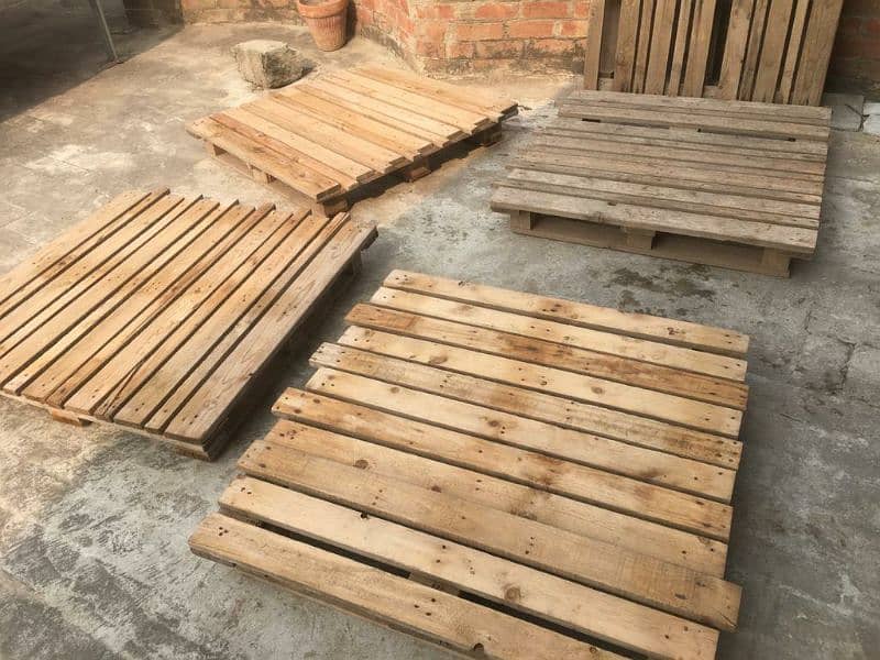 Wood pallets solid wood, special made for goats also use ase floor bed 7