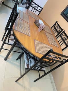 FANCY DINING TABLE FOR SALE 0