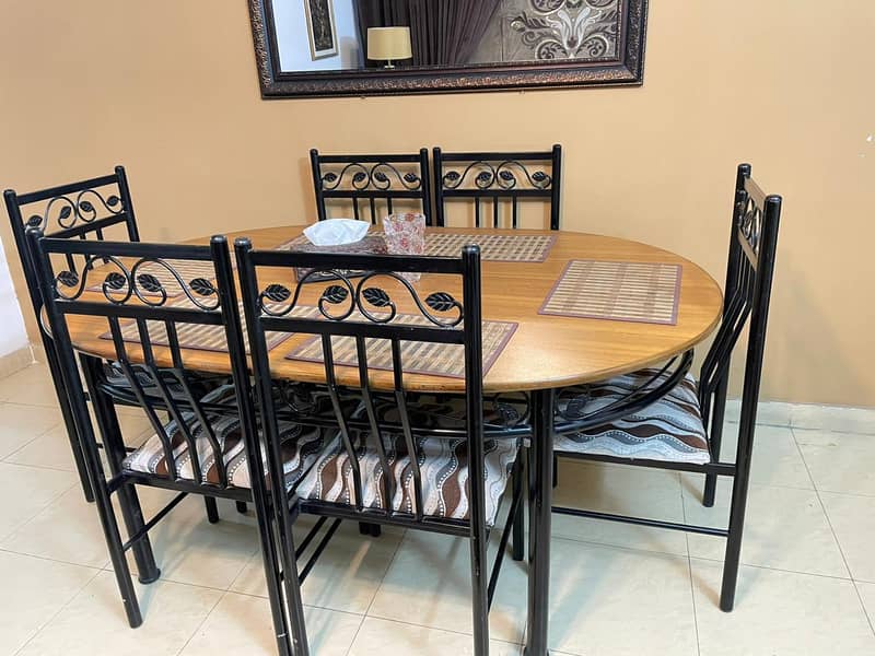 FANCY DINING TABLE FOR SALE 1
