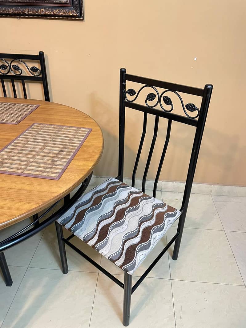 FANCY DINING TABLE FOR SALE 2