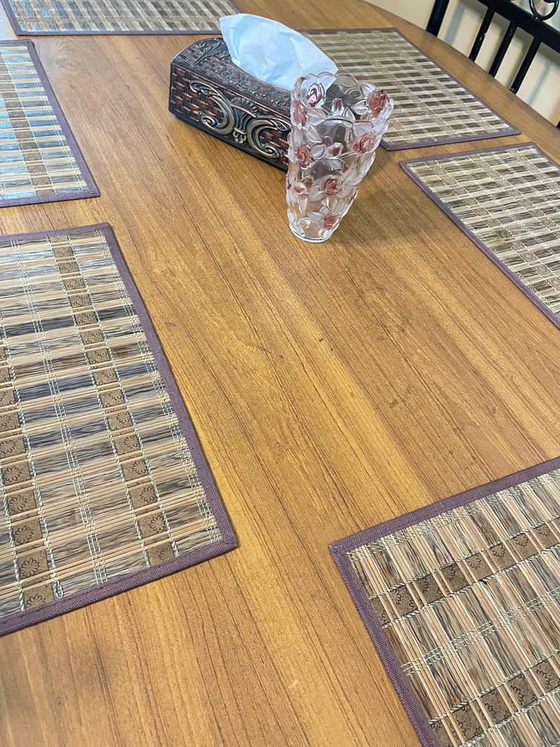 FANCY DINING TABLE FOR SALE 4