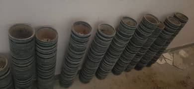 500 plastic pots urgent sale in reasonable price 0