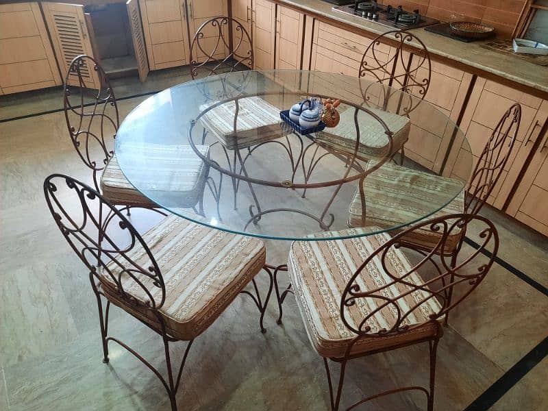 Dinning Table available for sale 2