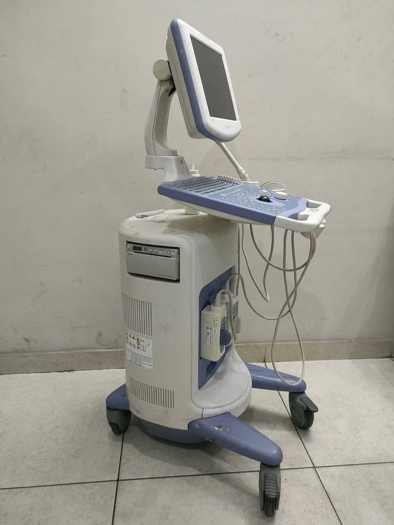 Ultrasound machine available of top brands in refurb and new condition 9