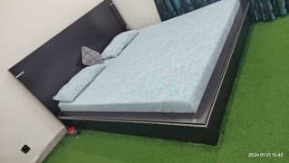 Bed along with mattress, side tables and dressing table 0