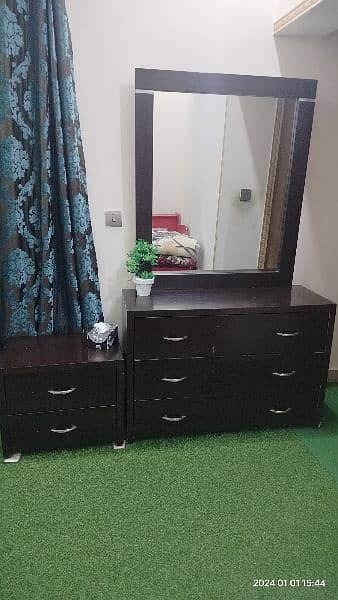 Bed along with mattress, side tables and dressing table 6