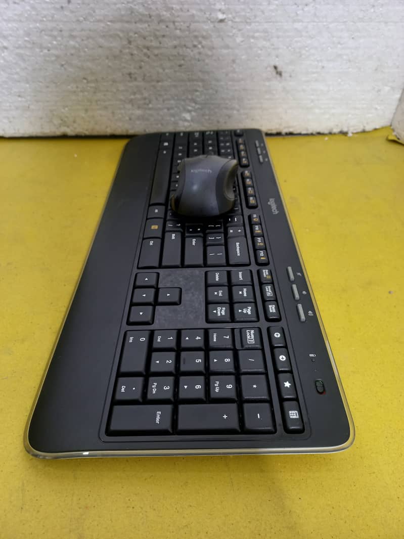 Wireless Logitech Keyboard and Mouse Combo with Dongle 1