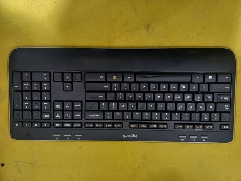 Wireless Logitech Keyboard and Mouse Combo with Dongle 5