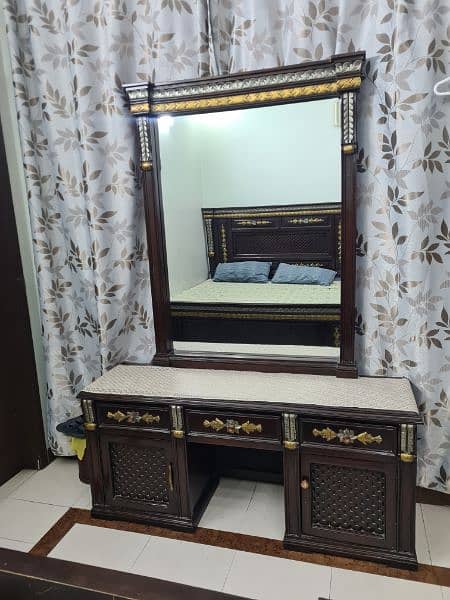 Bed set with Dressing Table 0