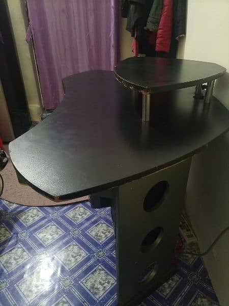 computer table in Turkish style is up for sale in low price 1