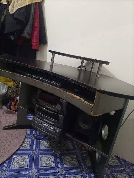 computer table in Turkish style is up for sale in low price 2