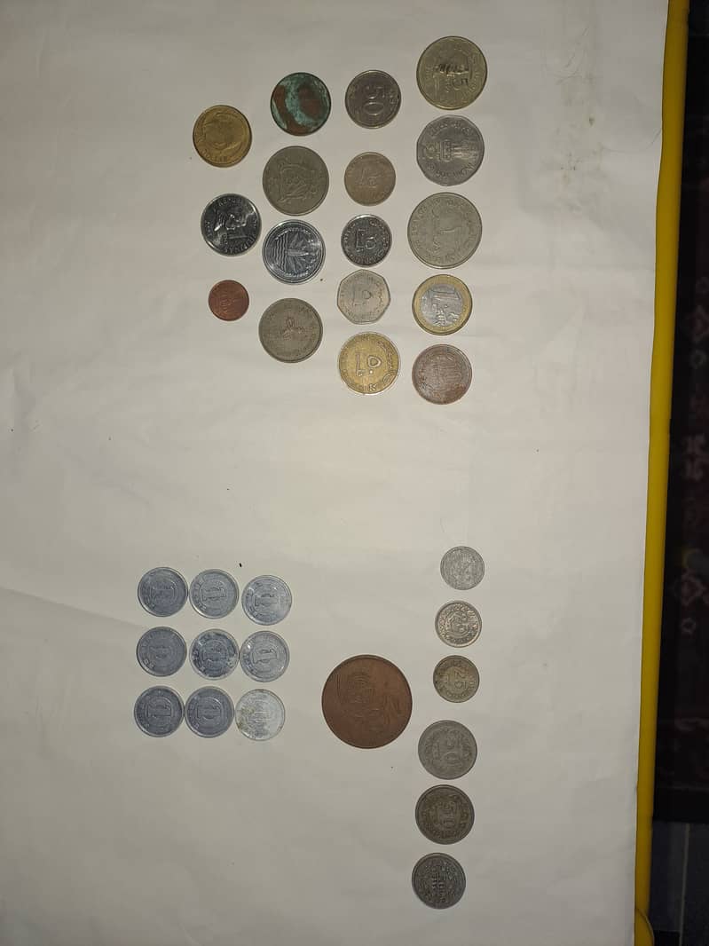 Old Currency Notes and Coins. 2