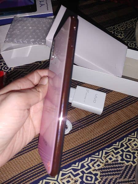 vivo y17 8gb 256gb with box charger 4