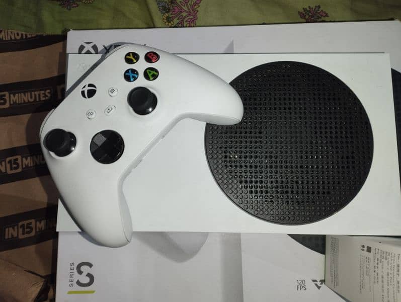 Xbox Console Series S (Latest Model) with Box 10