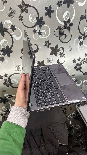 Acer Chromebook C740 With 128Ssd 5th gen Machine 3
