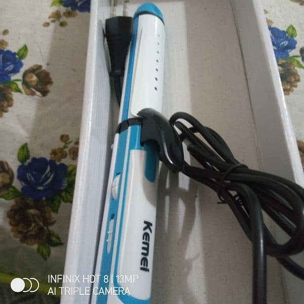 kemei hair  straightener 0