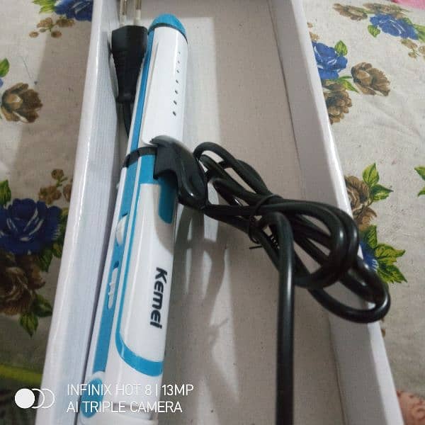 kemei hair  straightener 1