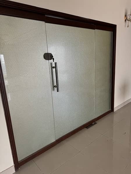 glass door 1