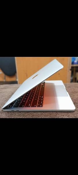 MacBook Pro M2 2022 MNEH3LL/A 8GB 256GB 13" Display 6