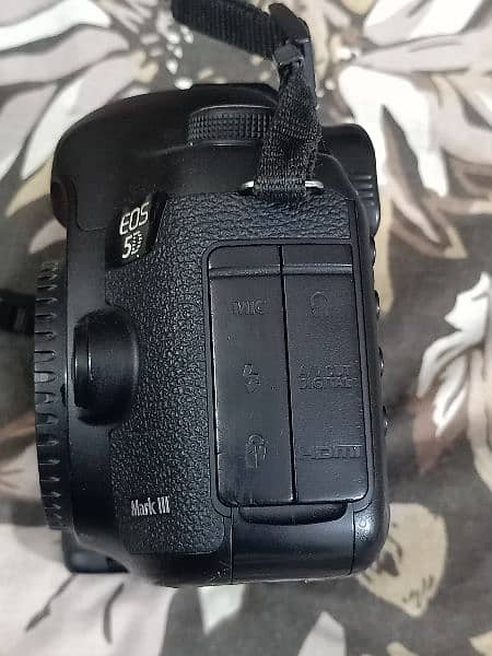 Canon 5D Mark iii Full Frame Camera in new condition 9