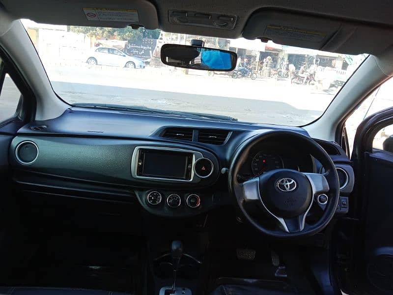 TOYOTA VITZ 2012 8