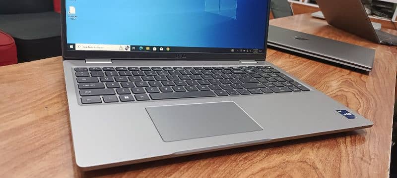 Dell precision 3570 (Ci7-12th Generation) 1