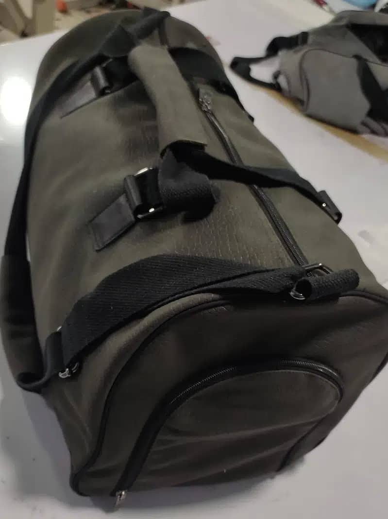 High Quality Duffle Bag is perfect for travel, camp, gym, business 1