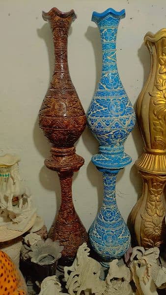 Chess/Vases and other DecorativeItems 10