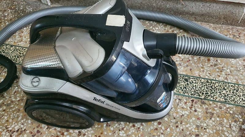 vacuum cleaner 8