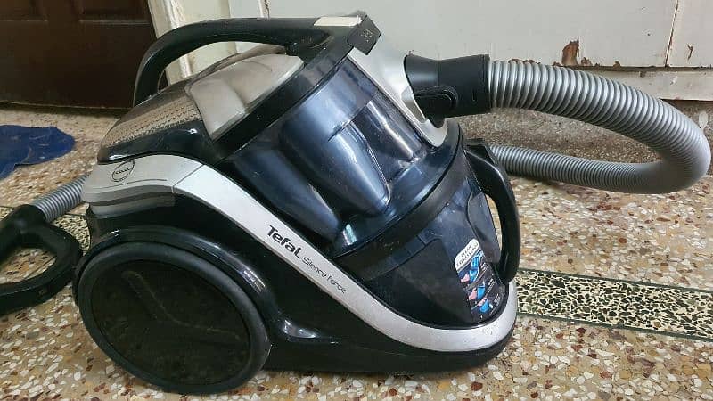 vacuum cleaner 9