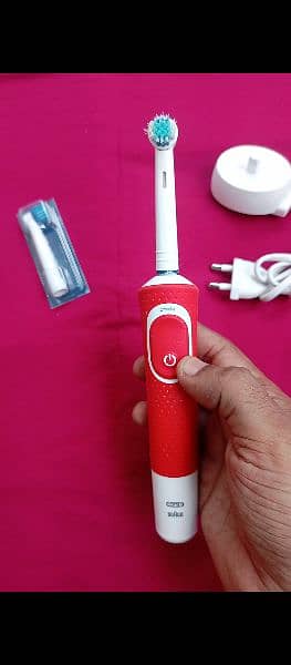 Oral-B Rechargeable Electric Toothbrush 1