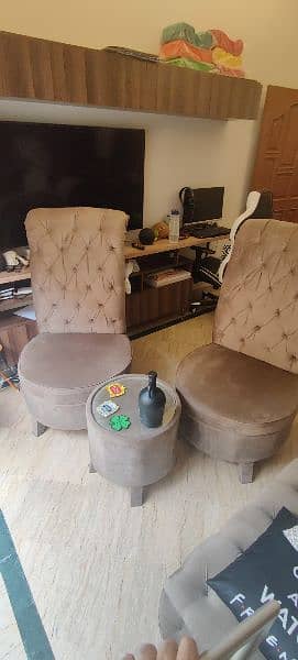 Room Chairs with Table 10/10 condition 0