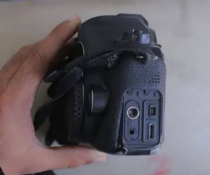 canon 6d with battery & charger 4