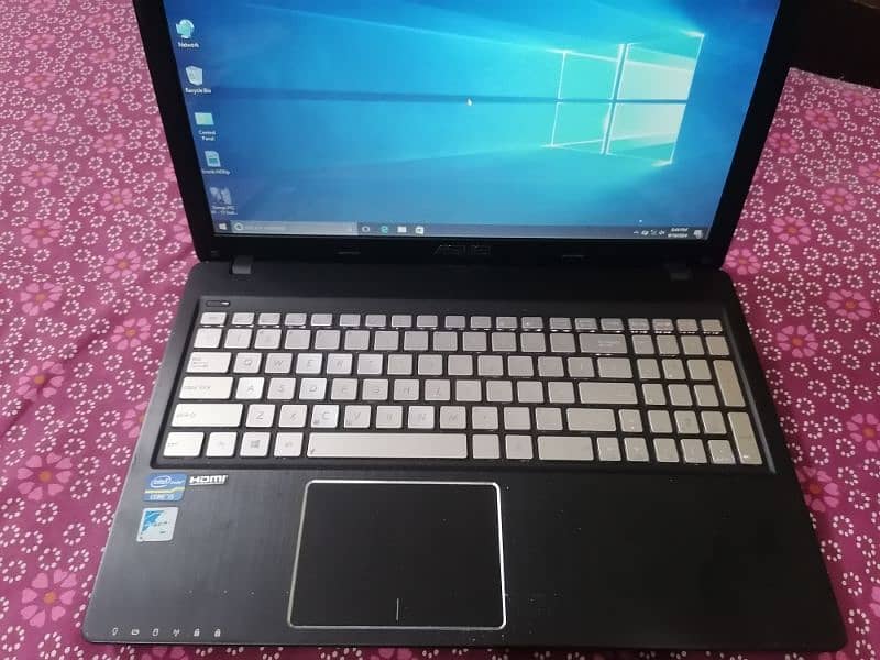 Asus laptop core i5, 3rd gen, 4 gb ram, 320 gb hdd, back light keypad 0